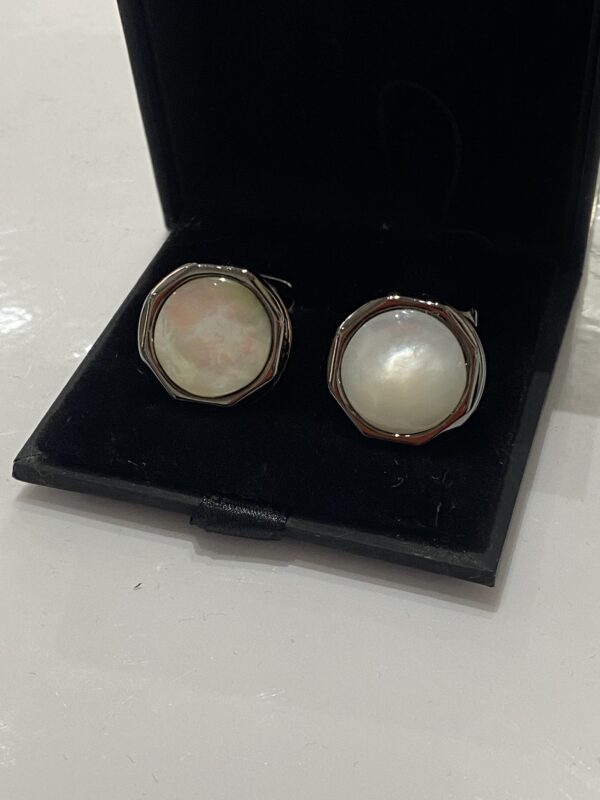 Mother of Pearl | Rose Gold and Onyx Cufflink